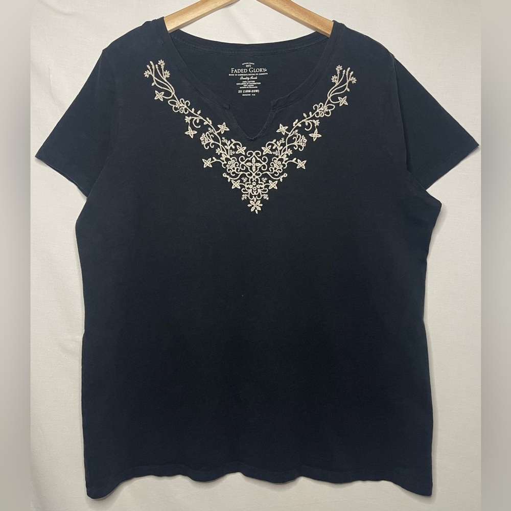 Faded Glory Black Embellished V-Neck Short Sleeve Tee